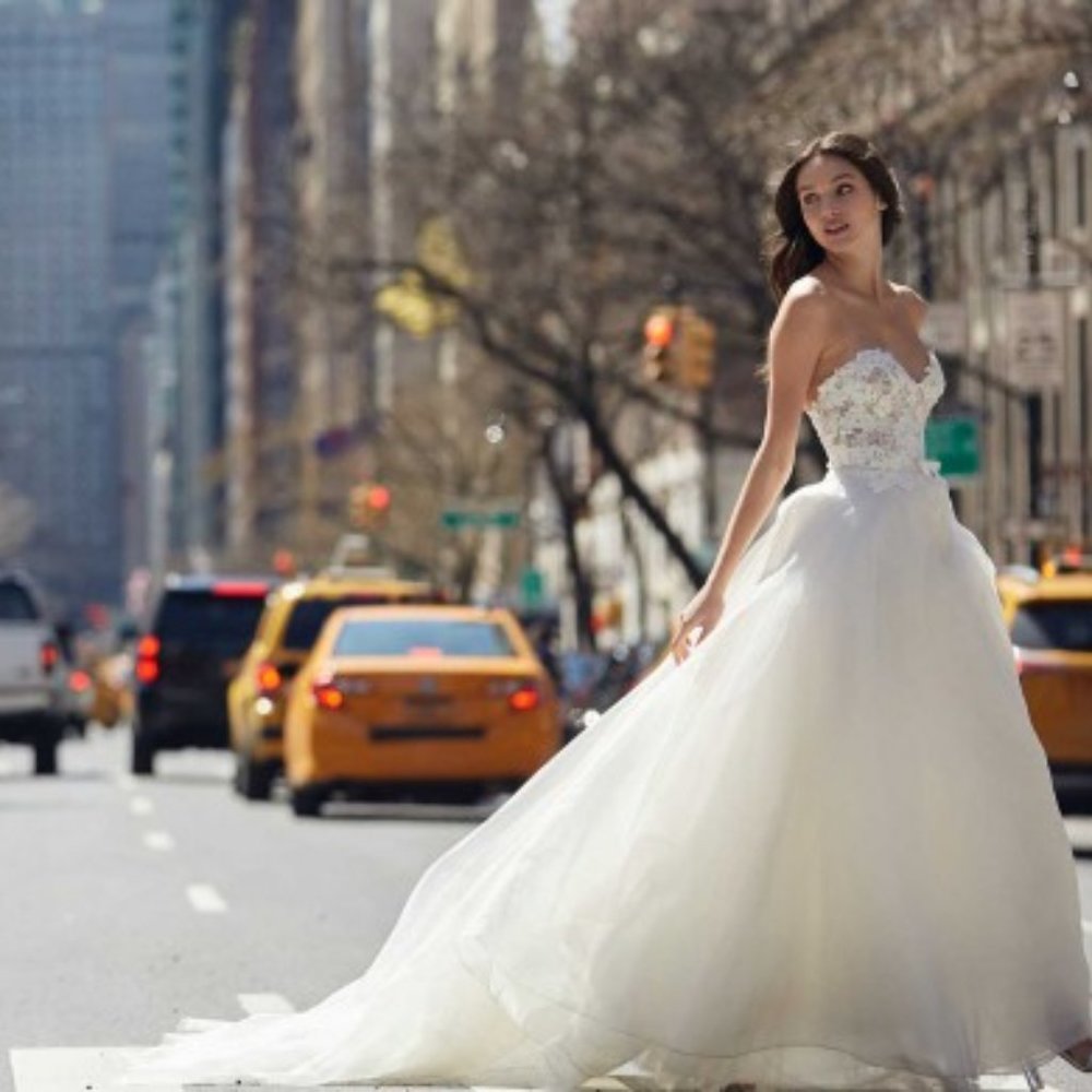 Monique Lhuillier Wedding dress